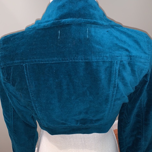 Plugg Woman’s Crop Blazer/Jacket - Picture 5 of 6